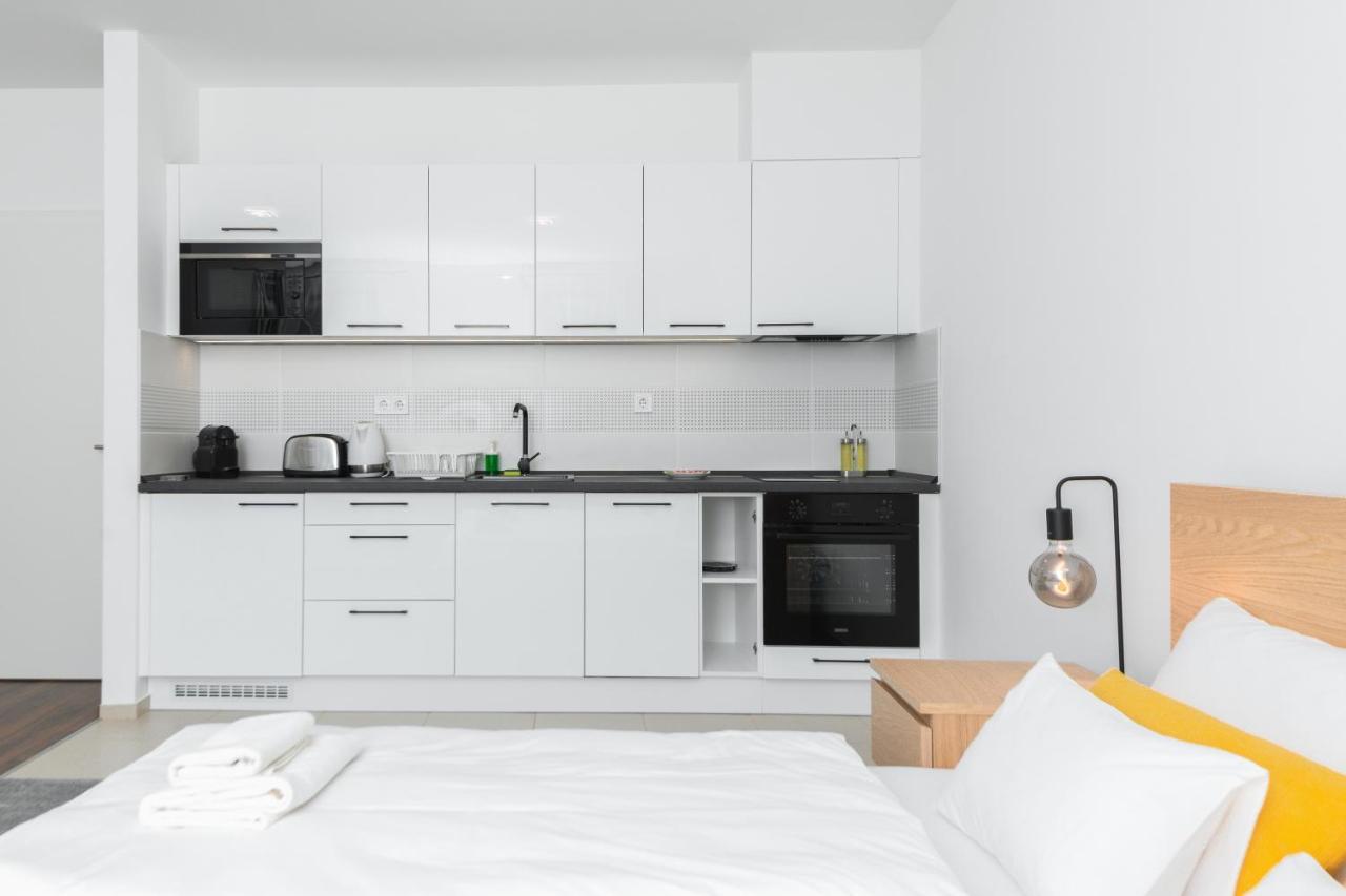 Westside Apartments By Urbanrent Budapest Extérieur photo
